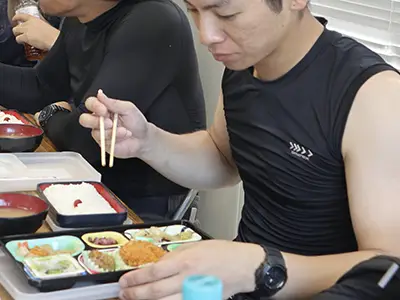 昼休憩中のスタッフ